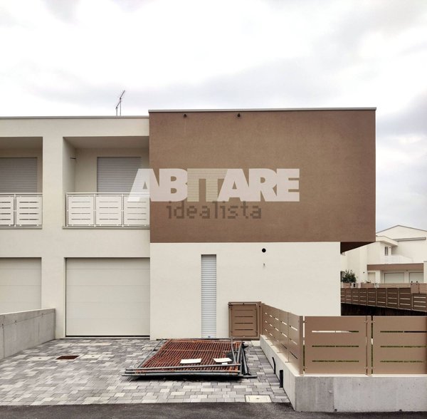 casa indipendente in vendita a Silea in zona Lanzago