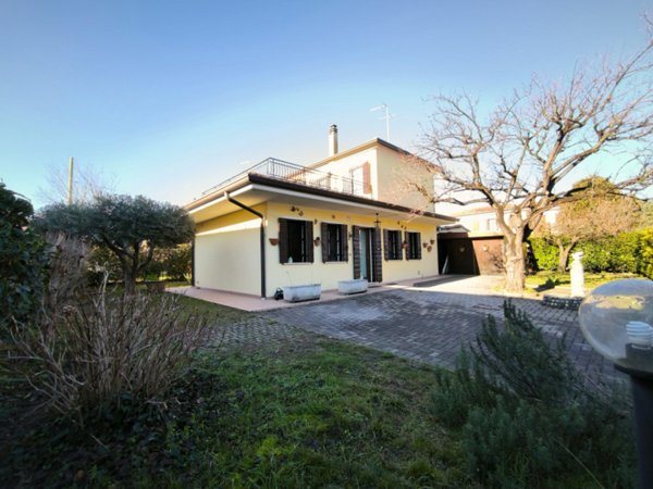 casa indipendente in vendita a Silea in zona Lanzago