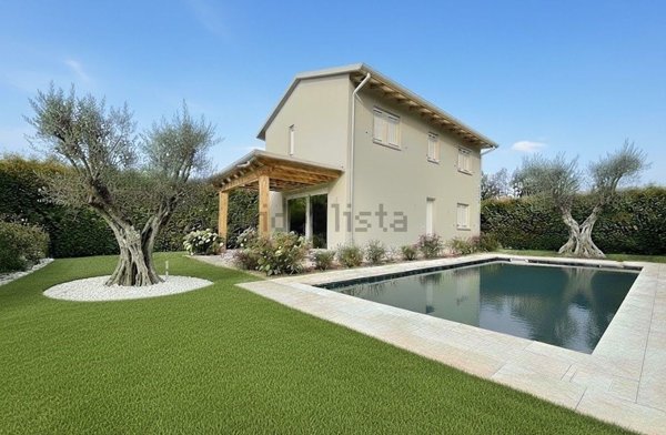 casa indipendente in vendita a Silea