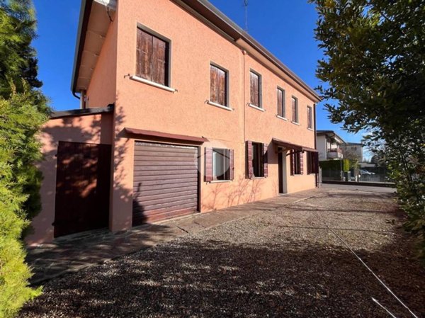 casa indipendente in vendita a Silea in zona Lanzago