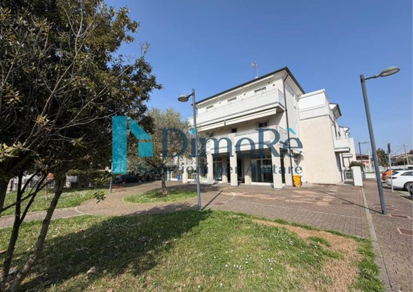 locale commerciale in vendita a Silea in zona Cendon