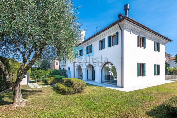 pentavano in vendita a Silea in zona Lanzago