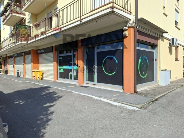 negozio in vendita a Silea