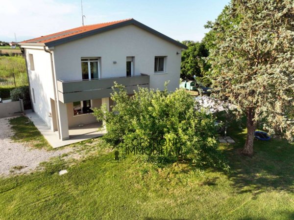 casa indipendente in vendita a Silea