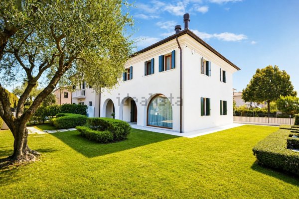 casa indipendente in vendita a Silea in zona Lanzago