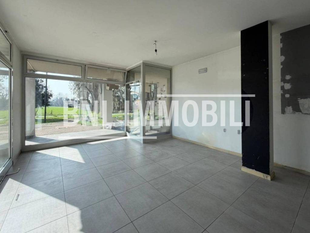 locale commerciale in vendita a Silea in zona Cendon