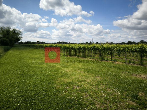 terreno in vendita a Silea in zona Cendon