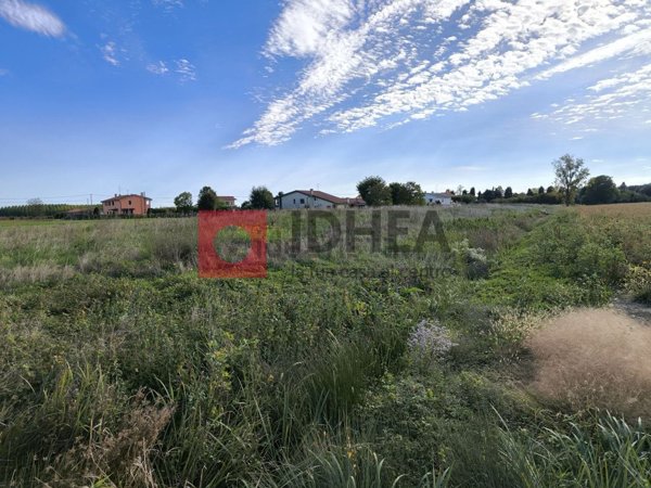 terreno in vendita a Silea in zona Sant'Elena