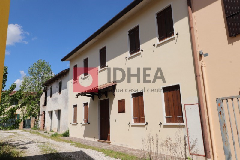 casa indipendente in vendita a Spresiano in zona Lovadina