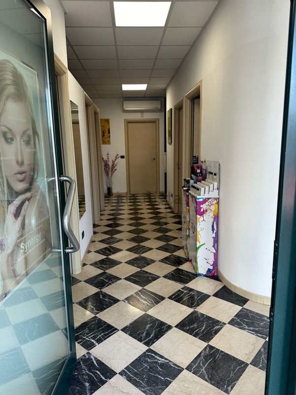 locale commerciale in vendita a Spresiano