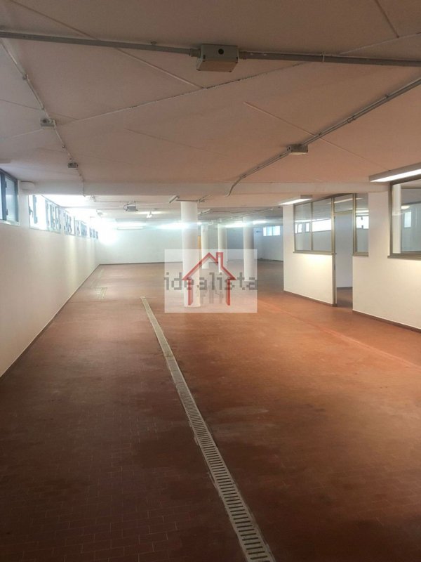 negozio in vendita a Spresiano in zona Visnadello