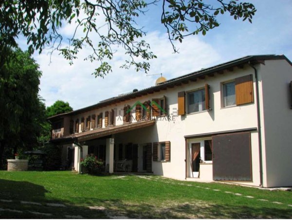 casale in vendita a Spresiano