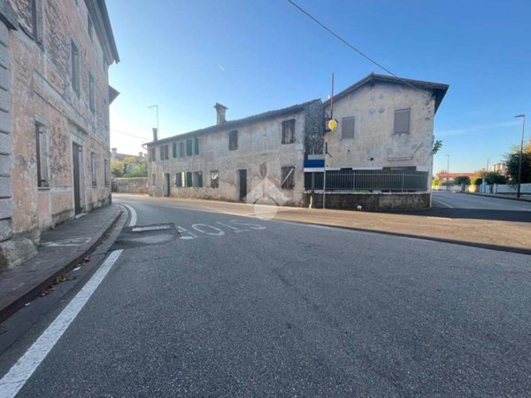 casa indipendente in vendita a Spresiano in zona Lovadina