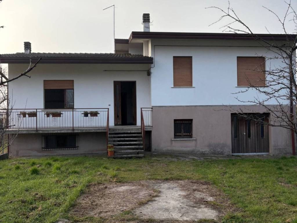 casa indipendente in vendita a Spresiano in zona Lovadina