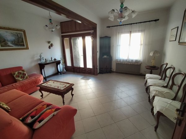 casa indipendente in vendita a Spresiano in zona Lovadina