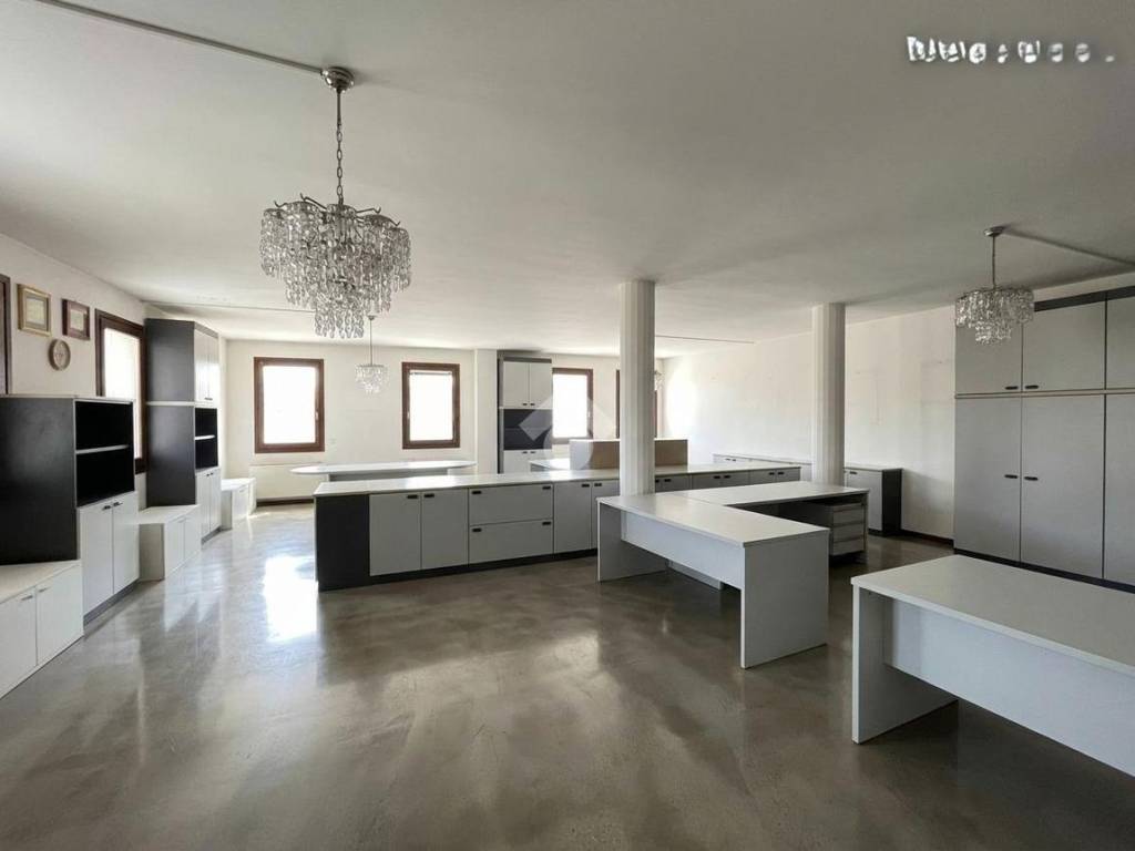 ufficio in vendita a Spresiano