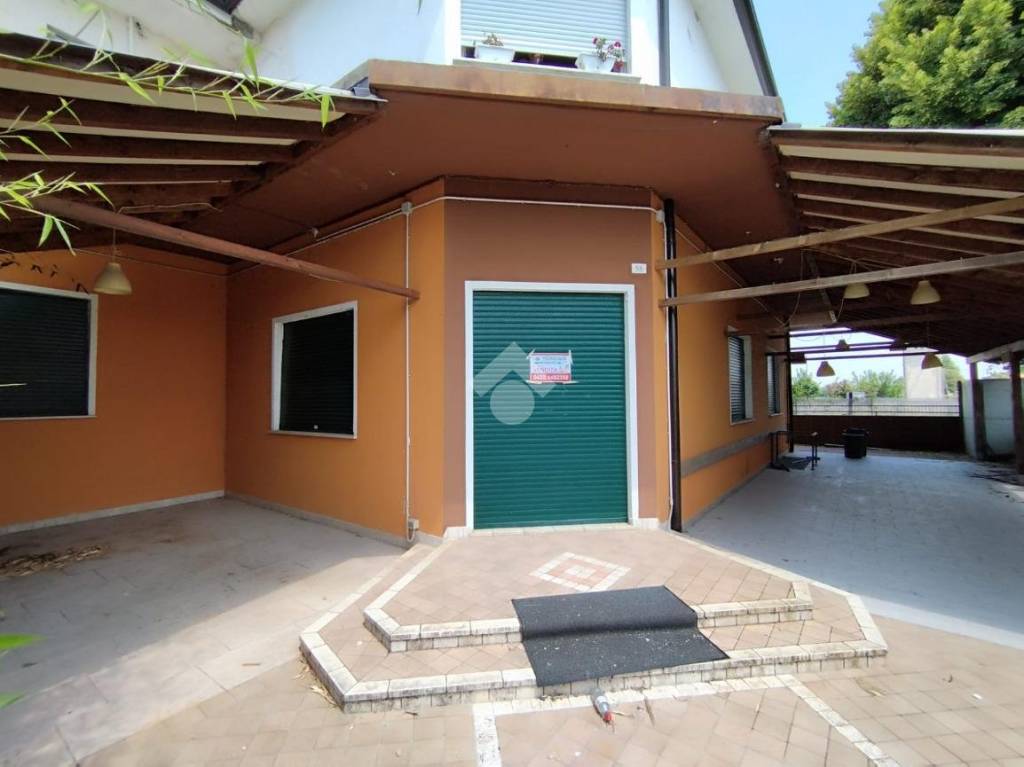 negozio in vendita a Spresiano