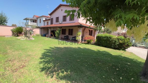 casa indipendente in vendita a Spresiano in zona Lovadina
