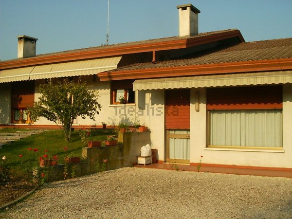 casa indipendente in vendita a Spresiano in zona Lovadina