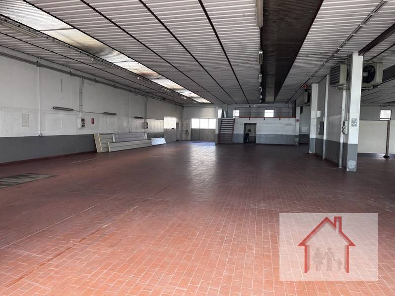 locale commerciale in vendita a Spresiano in zona Lovadina