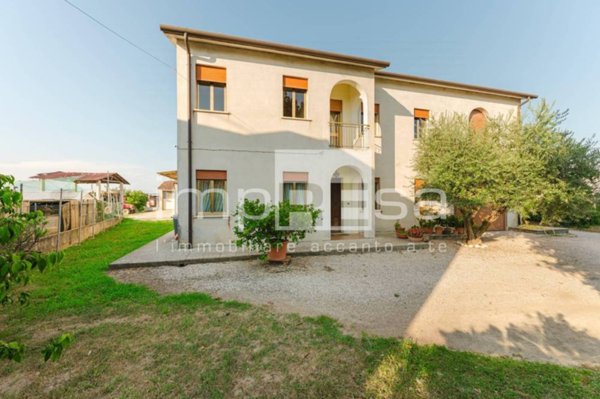 casa indipendente in vendita a Spresiano in zona Lovadina