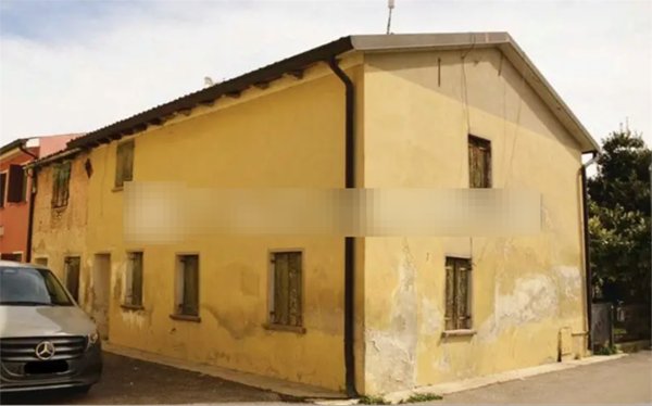 casa semindipendente in vendita a Spresiano in zona Lovadina