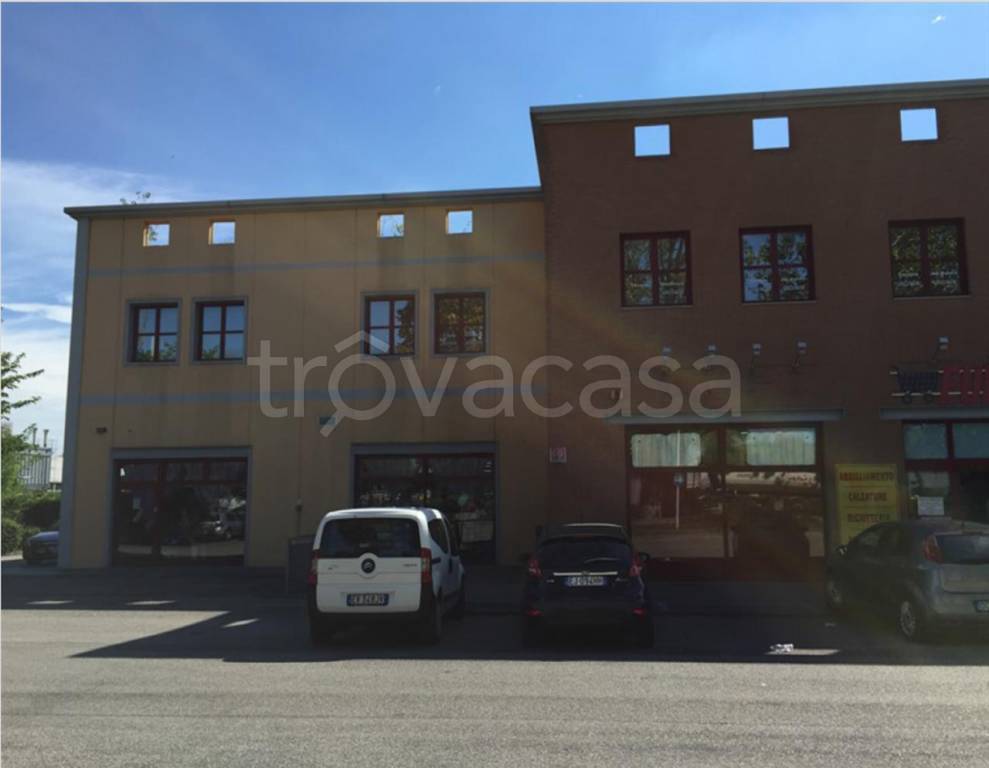 locale commerciale in vendita a Spresiano in zona Visnadello