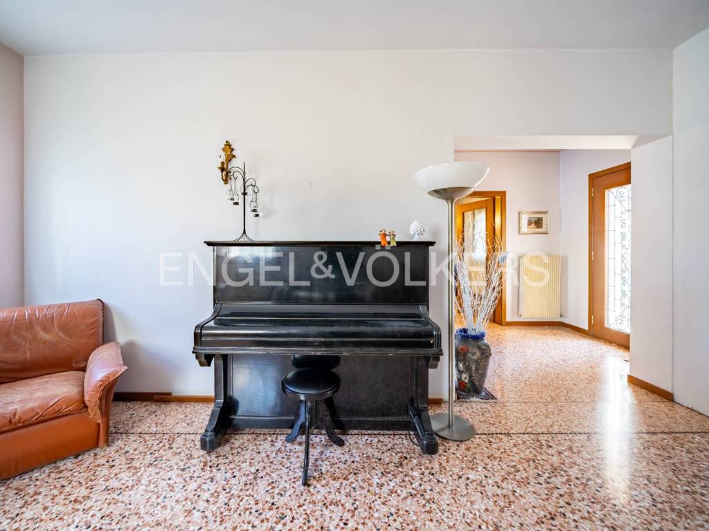 casa indipendente in vendita a Susegana in zona Ponte della Priula