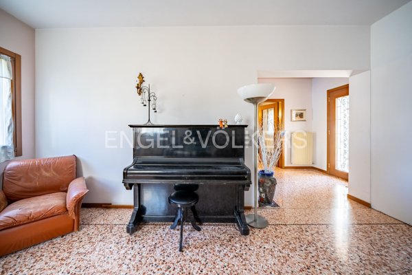 casa indipendente in vendita a Susegana in zona Ponte della Priula