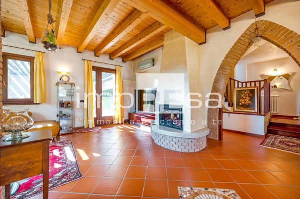 casa indipendente in vendita a Susegana in zona Crevada