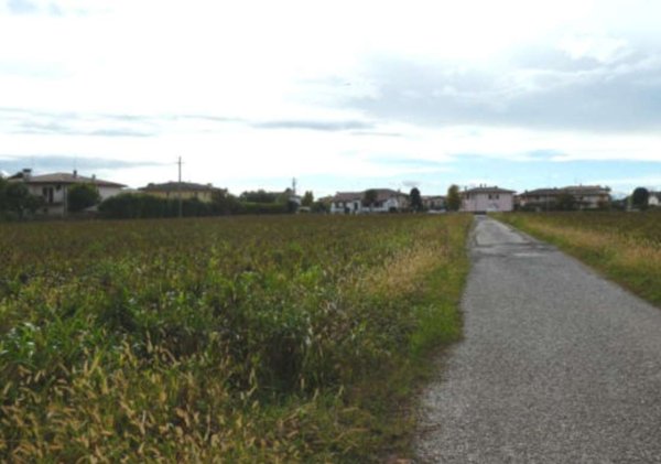 terreno edificabile in vendita a Susegana in zona Ponte della Priula