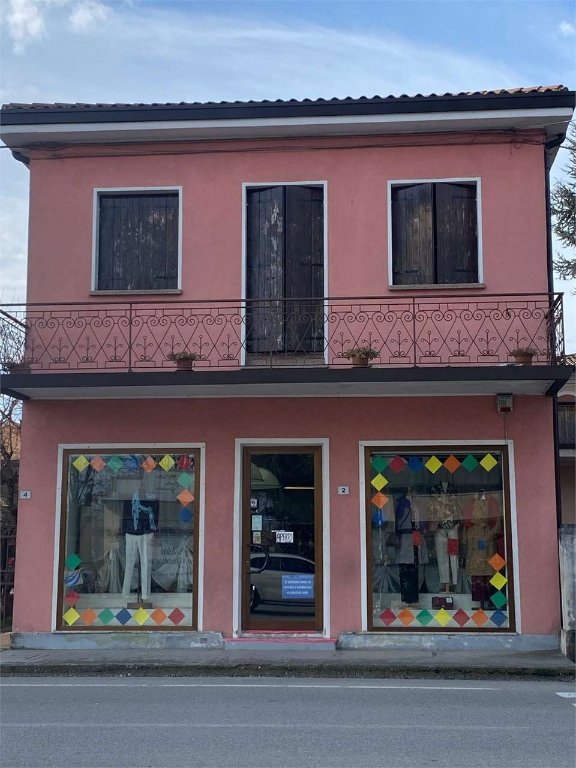 esavano in vendita a Susegana