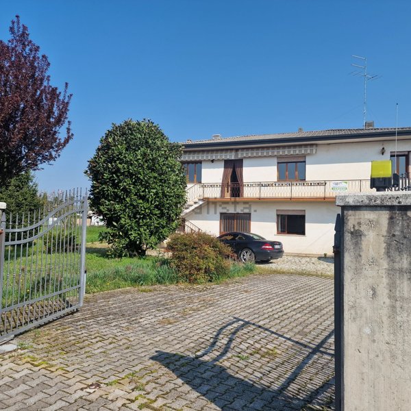 casa indipendente in vendita a Susegana in zona Ponte della Priula