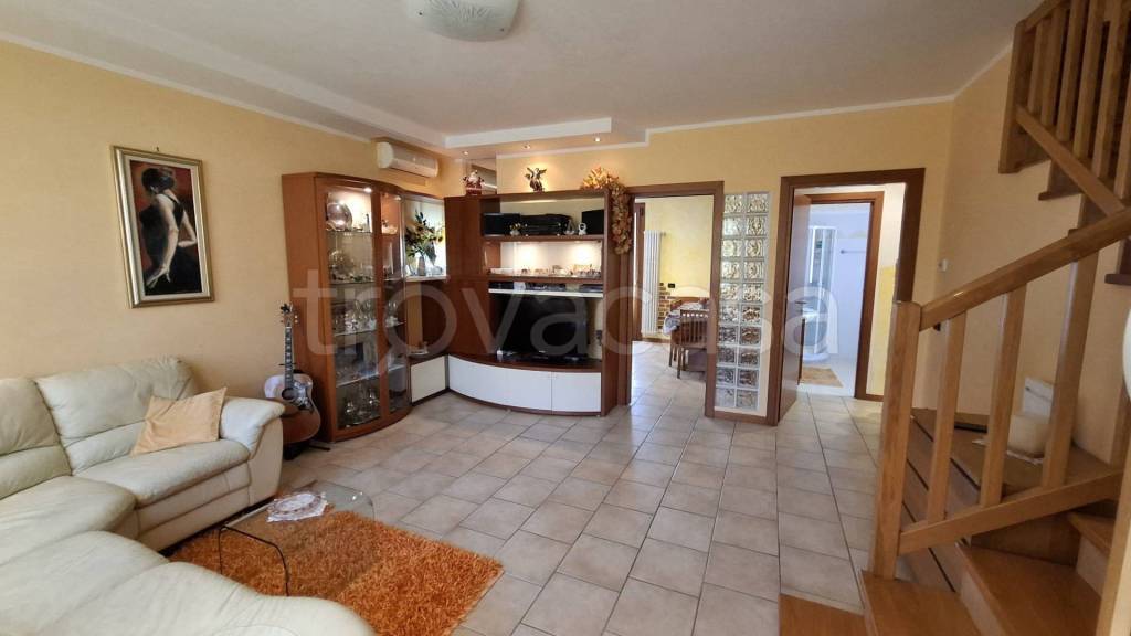 casa indipendente in vendita a Susegana in zona Ponte della Priula