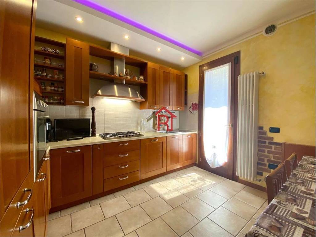 casa indipendente in vendita a Susegana in zona Colfosco