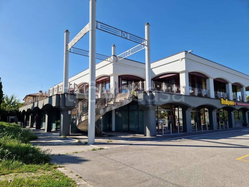 ufficio in vendita a Susegana in zona Ponte della Priula