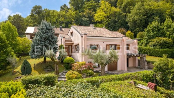 casa indipendente in vendita a Susegana in zona Crevada