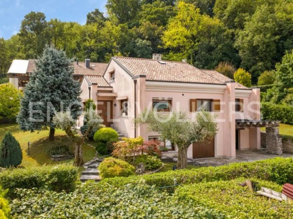 casa indipendente in vendita a Susegana in zona Crevada
