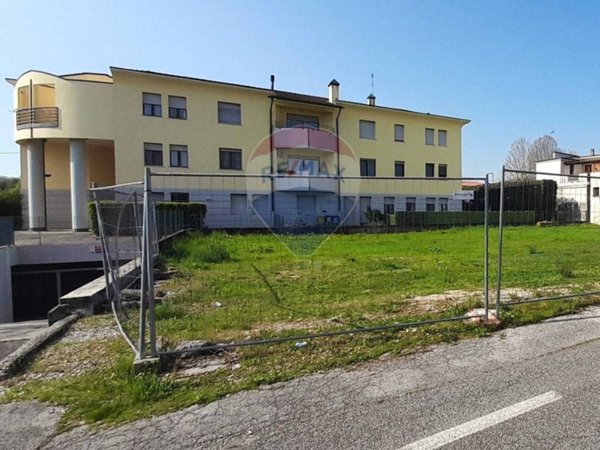 locale di sgombero in vendita a Susegana