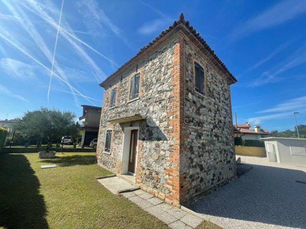 casa indipendente in vendita a Susegana in zona Colfosco