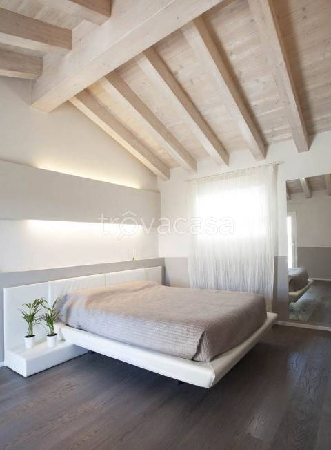 casa indipendente in vendita a Susegana in zona Ponte della Priula