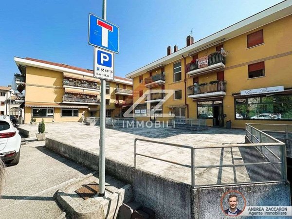 locale commerciale in vendita a Susegana