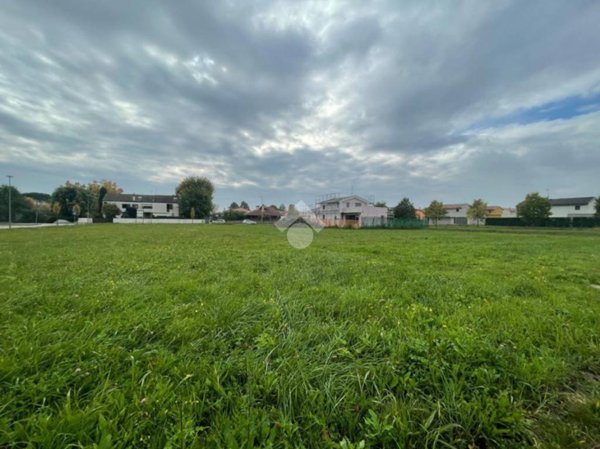 terreno edificabile in vendita a Susegana in zona Colfosco