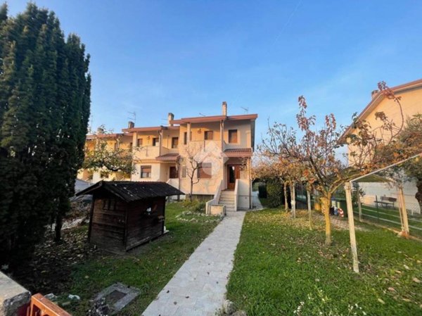 casa indipendente in vendita a Susegana in zona Ponte della Priula
