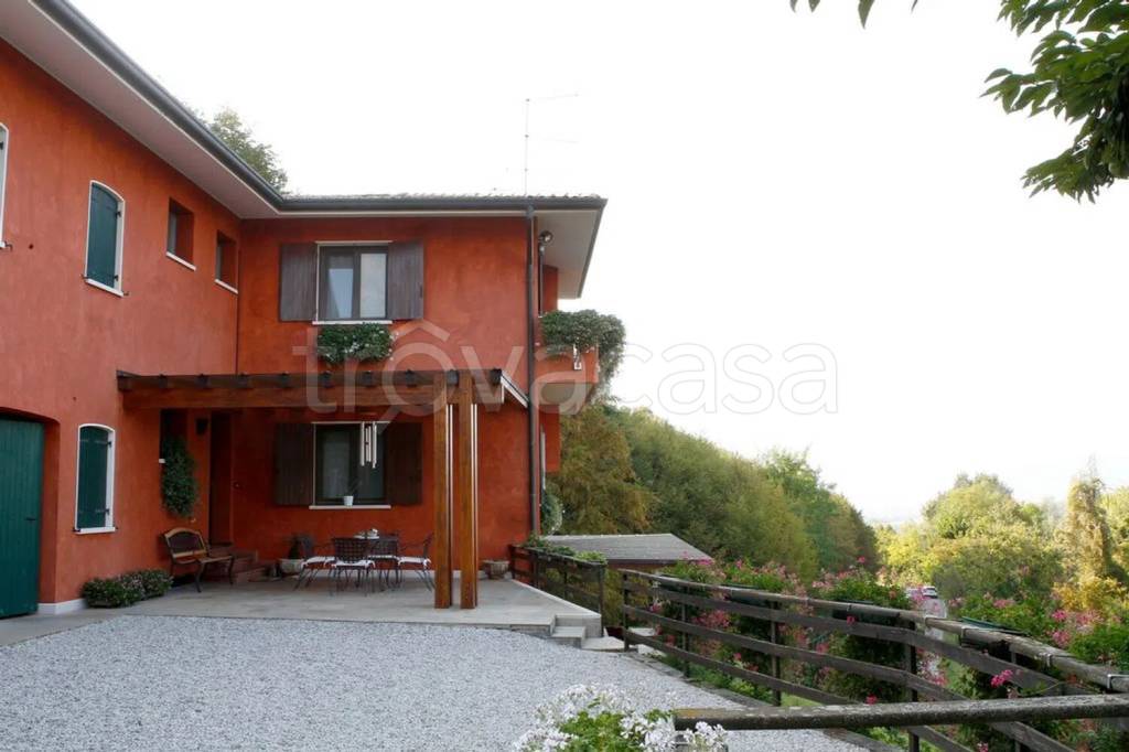 casa indipendente in vendita a Susegana in zona Collalto