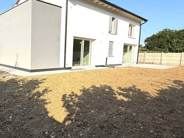 casa indipendente in vendita a Susegana in zona Ponte della Priula