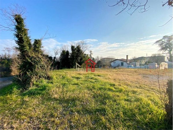 terreno edificabile in vendita a Susegana in zona Colfosco