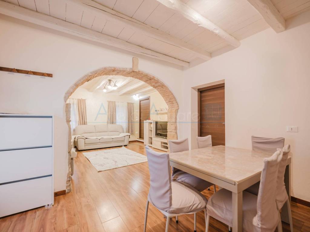 casa indipendente in vendita a Susegana in zona Colfosco