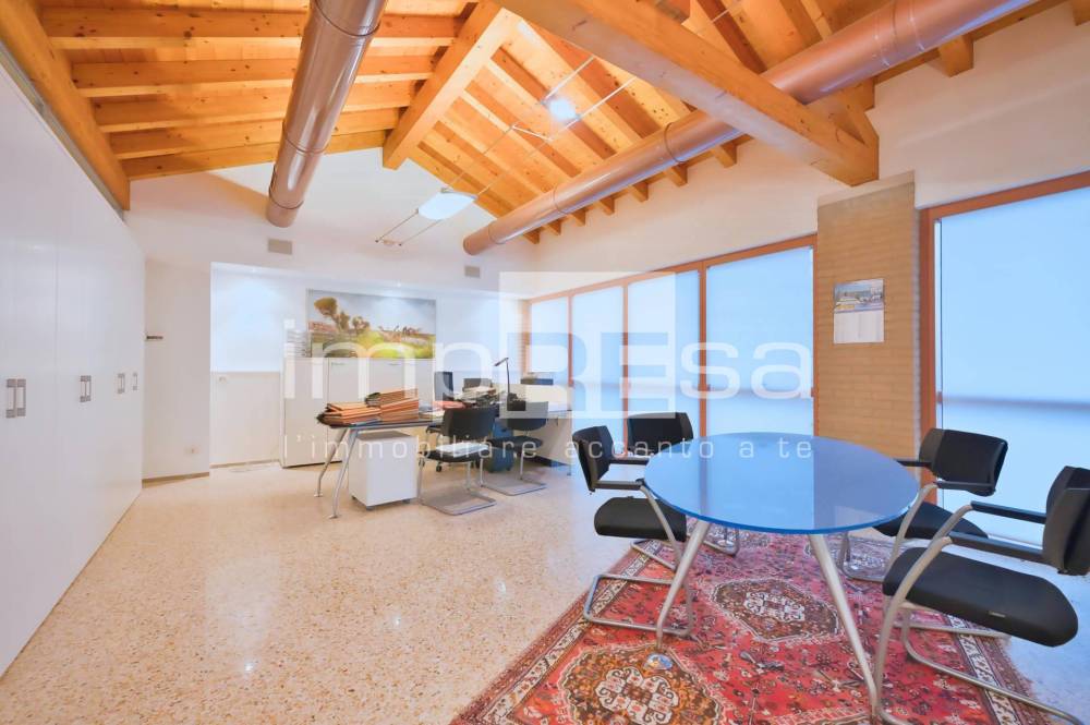 ufficio in vendita a Susegana in zona Colfosco