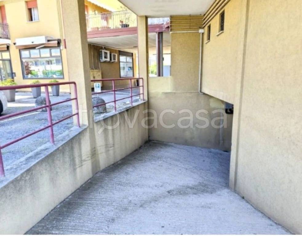 locale commerciale in vendita a Susegana